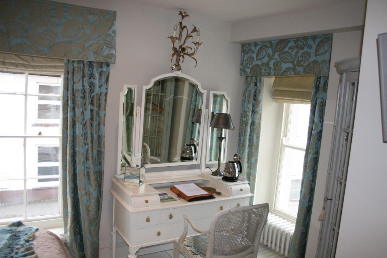 Hotel The New White Lion Llandovery Esterno foto