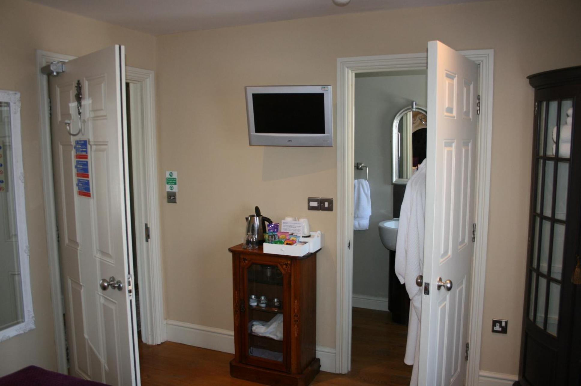 Hotel The New White Lion Llandovery Esterno foto