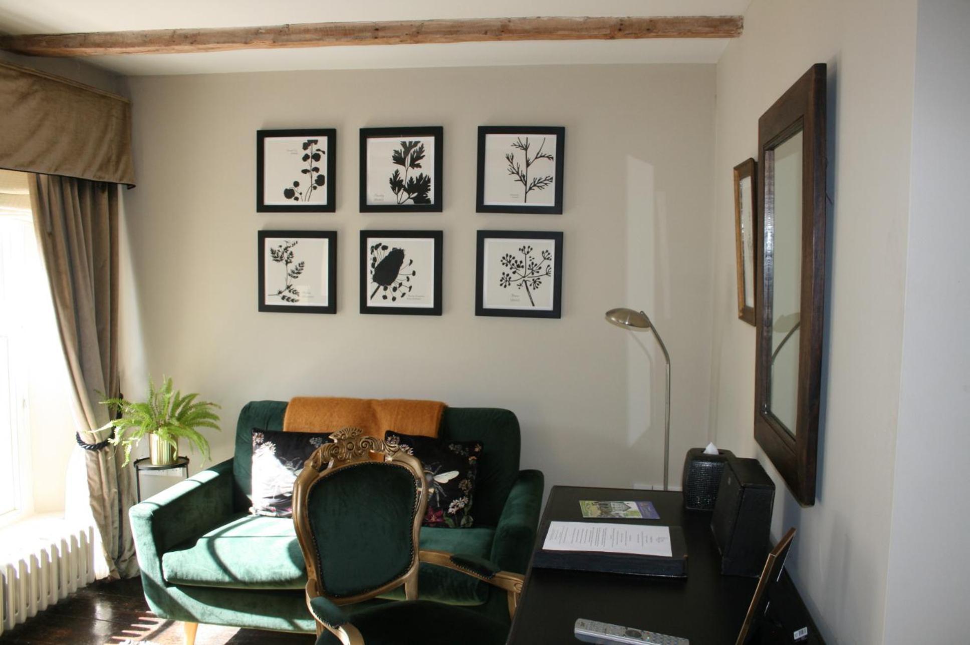 Hotel The New White Lion Llandovery Esterno foto