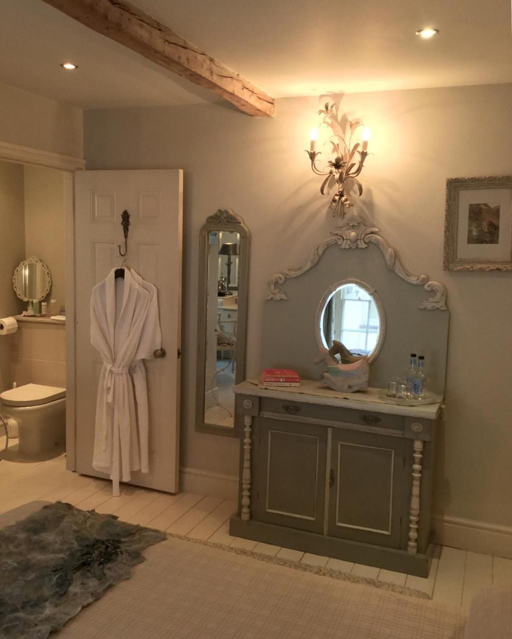 Hotel The New White Lion Llandovery Esterno foto